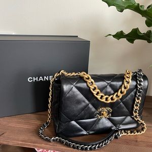 Chanel 19 Large Flapbag Black